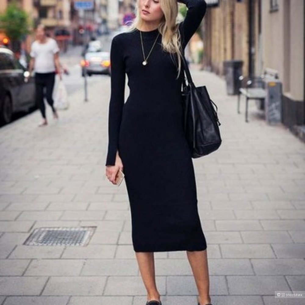 Обувь лапша. Платье лапша massimo Dutti. Черное платье лапша Zara миди. Платье миди 2022 Street Style. Длинное черное трикотажное платье.