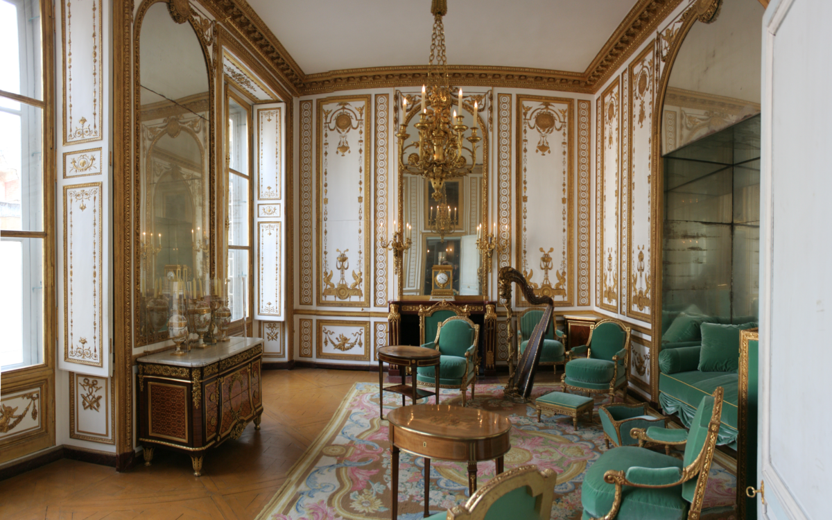 Рококо классицизм. Апартаменты Марии Антуанетты в Версале.