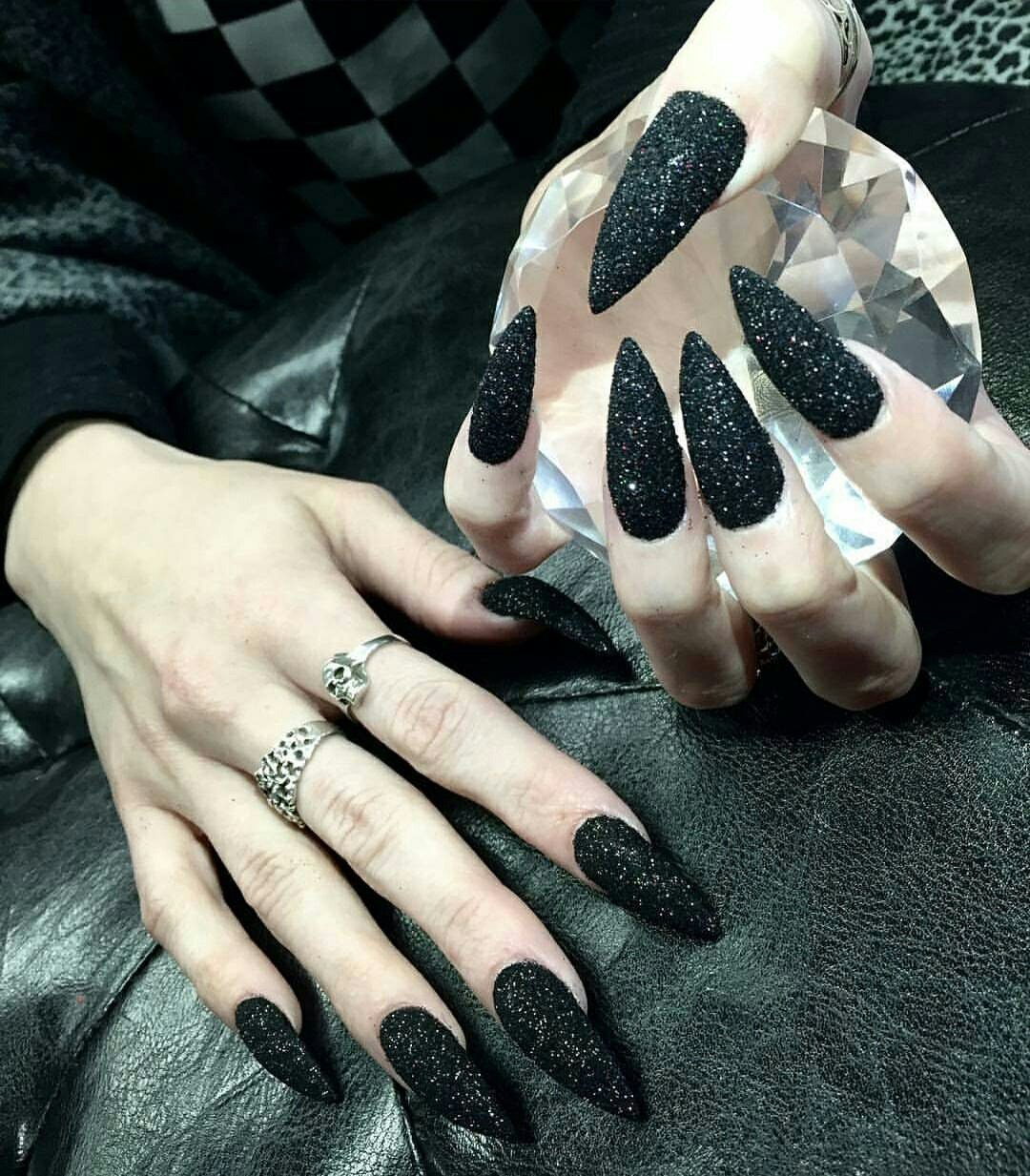 Ногти ведьмы.