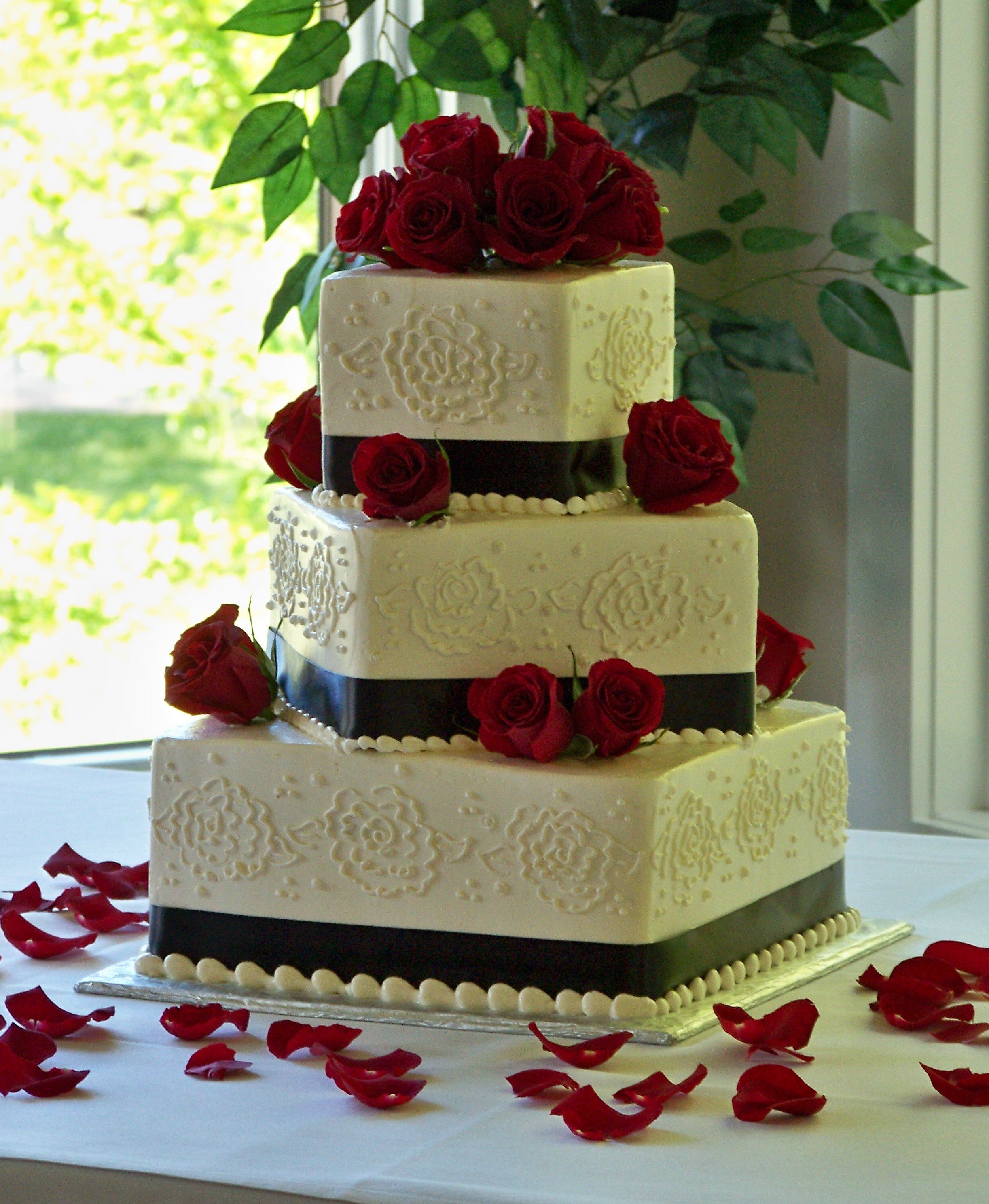 Фото трехъярусного. Свадебный торт!. Красивые торты. Трехэтажный свадебный торт. Многоярусный торт.