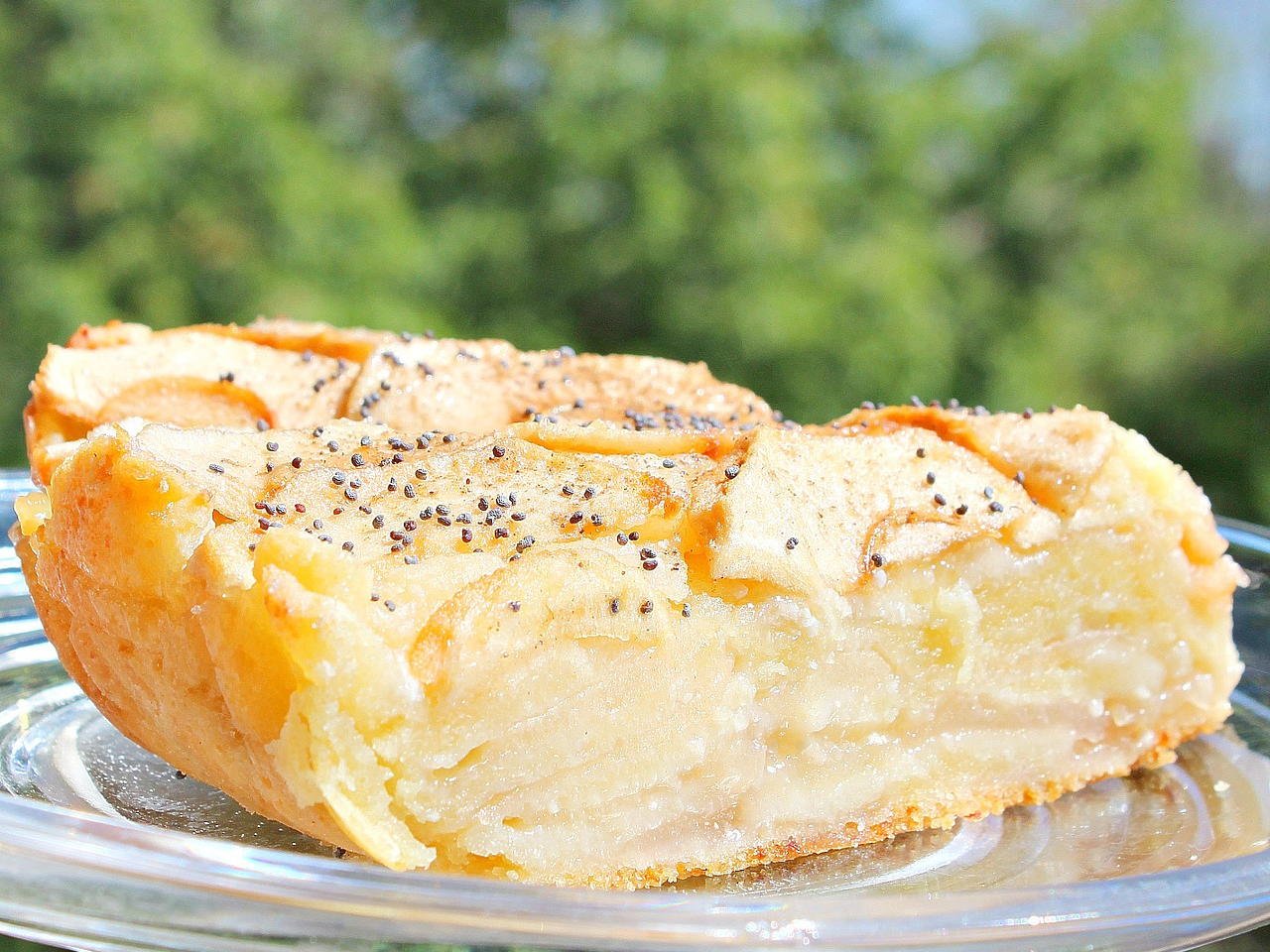 Яблочный пирог с творожным сыром
