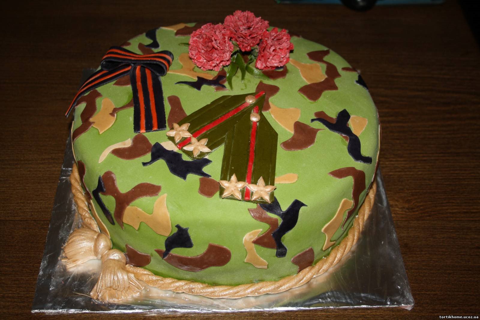 Как организовать 23 февраля. Торт на 23 февраля. Тортик на 23 февраля. Украшение торта на 23 февраля. Торт на военную тематику.