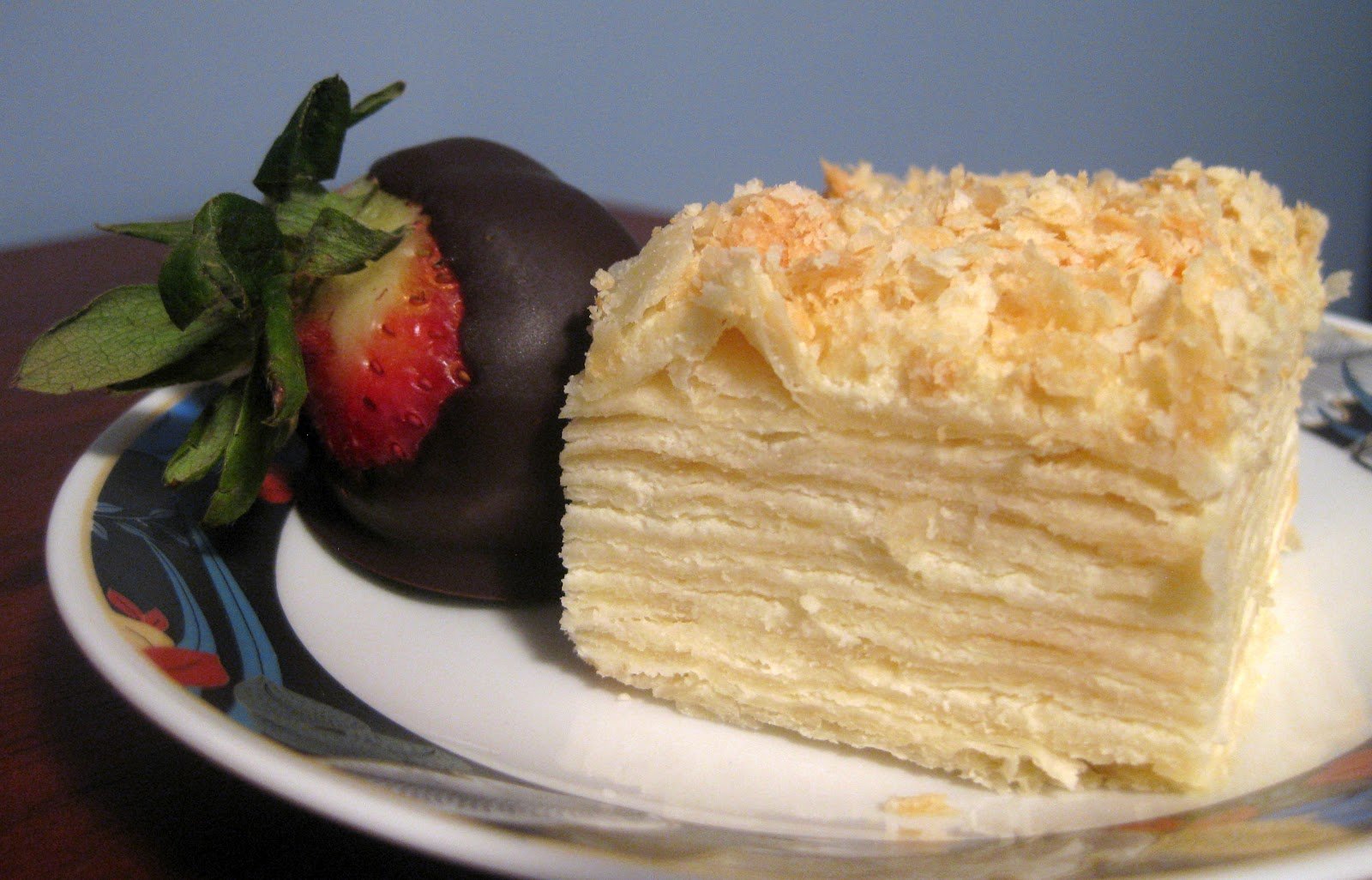 Творожный торт на сковороде с заварным. Торт Наполеон пломбирный. Каприз Наполеон. Творожный Наполеон торт с заварным кремом. Торт Наполеон от Юлии Высоцкой.