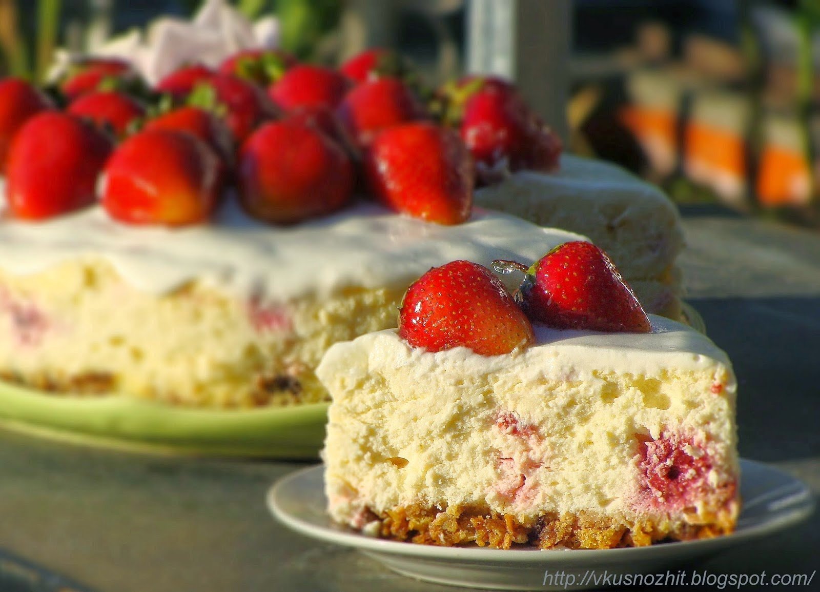 Вкусная жизнь рецепты. Торт "творожный". Творожный тортик. Тортики из творога. Творожный торт с ягодами.