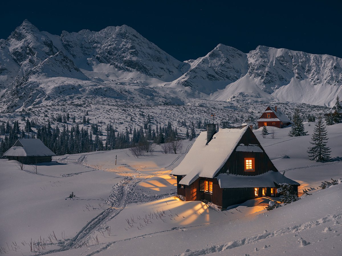 уютные домики в снегу