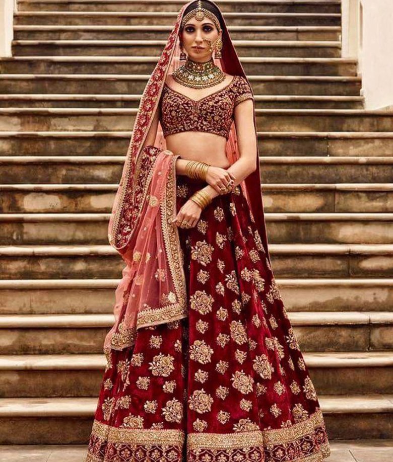 Сари страна. Костюм древней Индии Сари. Sabyasachi Lehenga. Национальные костюмы Индии Чоли. Сари и Чоли женская одежда Индии.