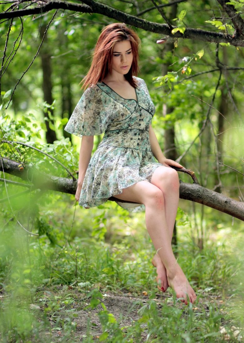 Фото в лесу в платье летом