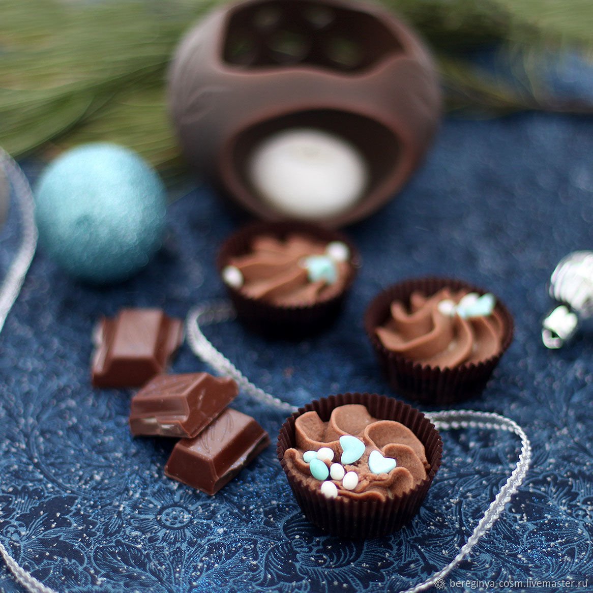 Шар с маршмеллоу. Шоколадные бомбочки. Шоколадные бомбочки для горячего шоколада. Украшение шоколадных бомбочек. Шоколадные шарики с маршмеллоу.