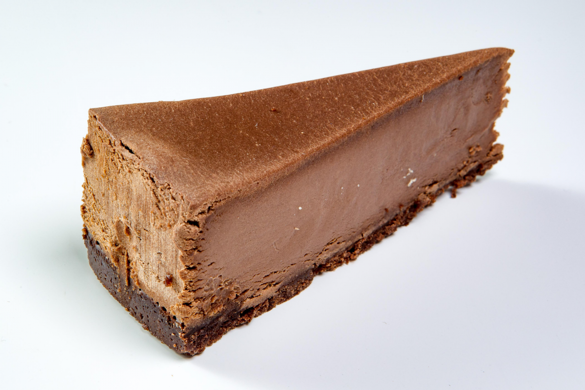Шоколадный кейк. Чизкейк шоколадный Чизберри. Чизкейк Нью-Йорк шоколадный. Чизкейк New York шоколадный. Шоколадный чизкейк 100 грамм.