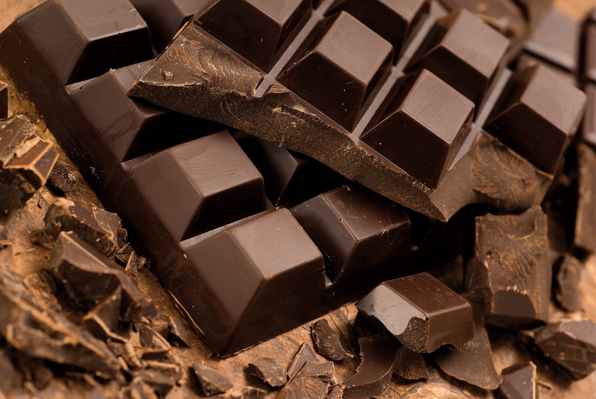 Chocolate pictures. Черный Горький шоколад. Шоколад Горький. Chocolate Горький шоколад. Черный шоколад плитка.
