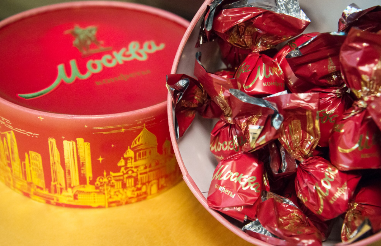 Конфеты. Московские конфеты. Московские шоколадные конфеты. Конфеты шоколадные в обертке. Сладкое купить конфеты