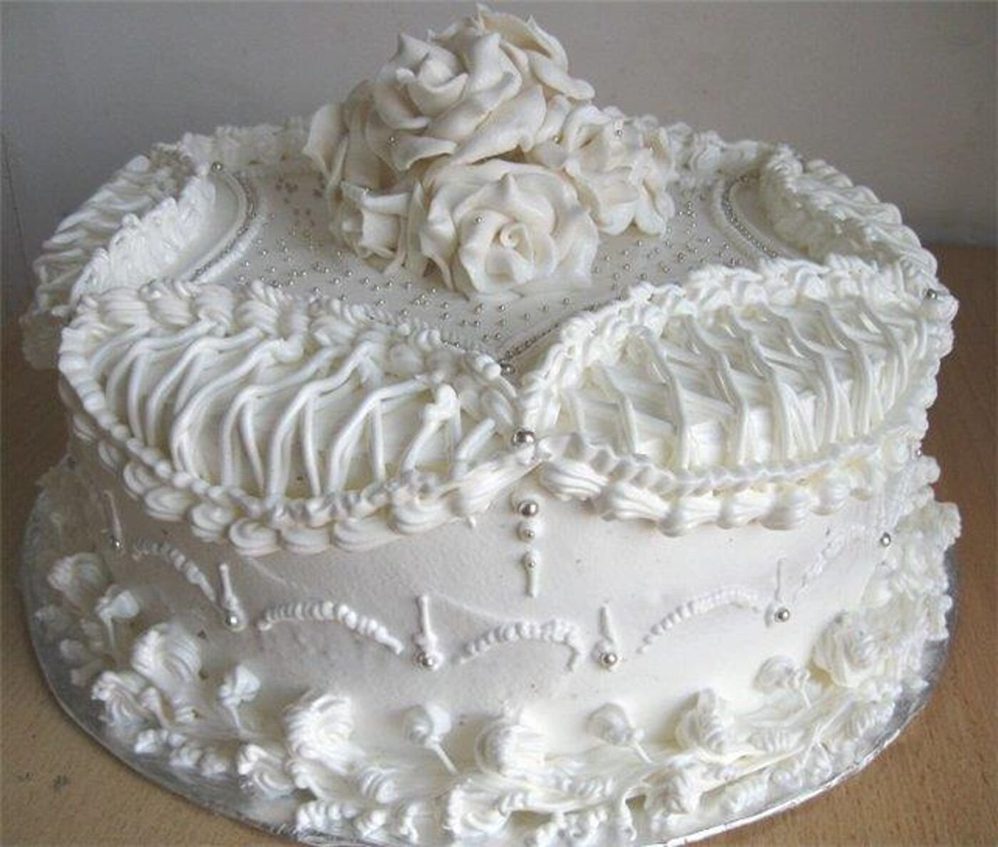 Кремовое украшение торта