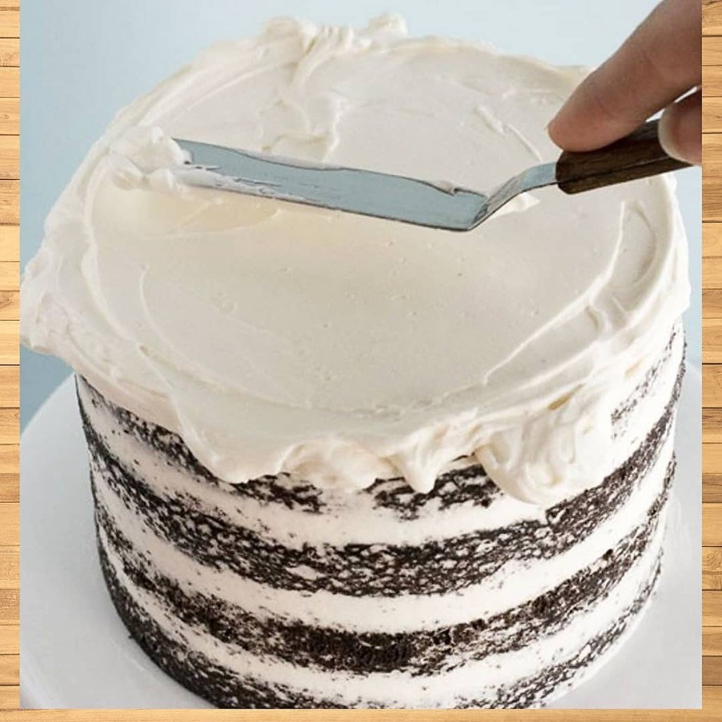 Крем чиз для торта какой лучше. Крем-чиз для торта. Крем-чиз для торта торта. Торт с покрытием крем чиз. Крем-чиз для торта для выравнивания.