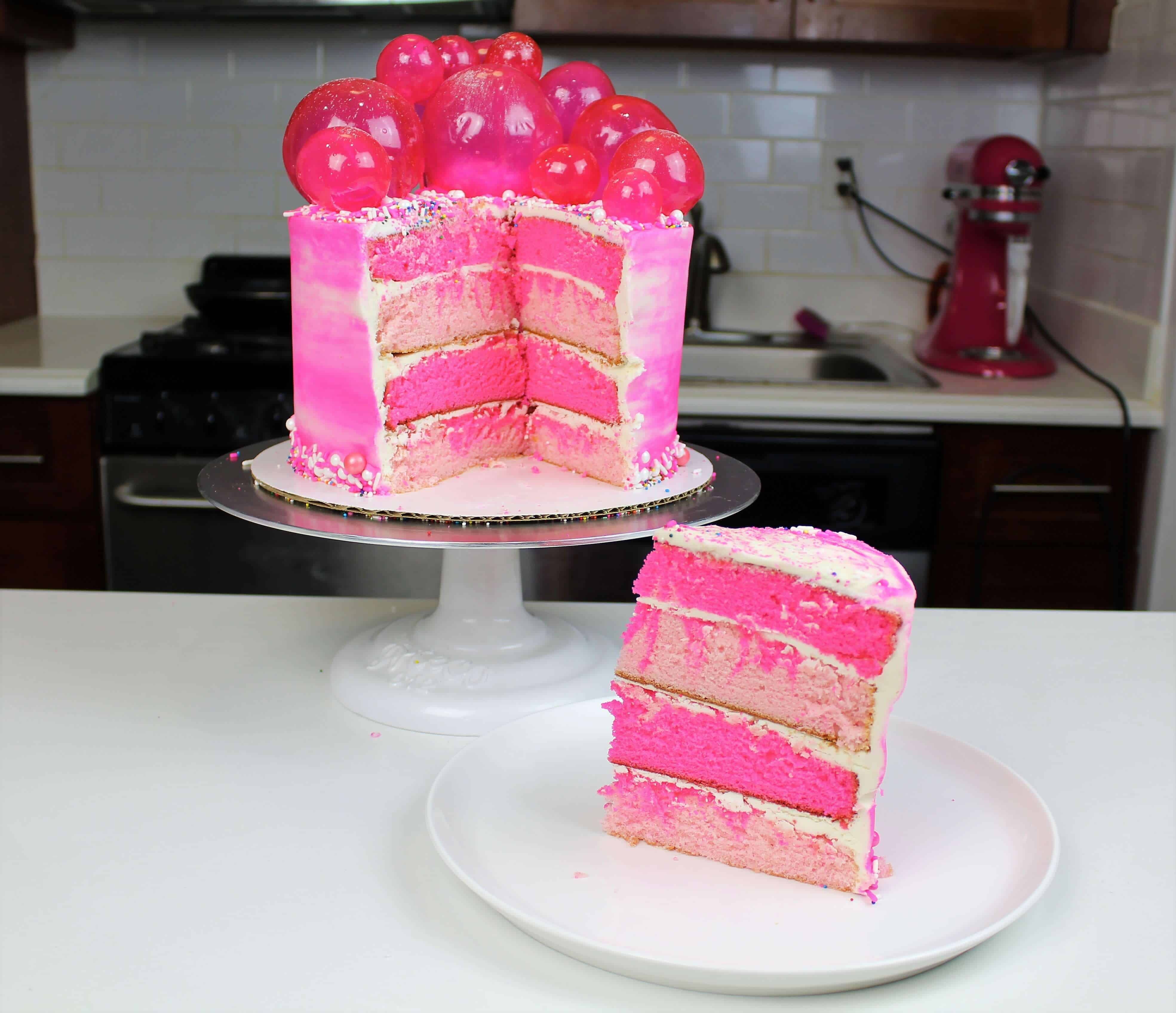 Сделать розовый торт. Торт Бубль ГУМ. Торт Бубль ГУМ рецепт. Торт Бубль ГУМ разрез. Начинка бабл гам для торта.