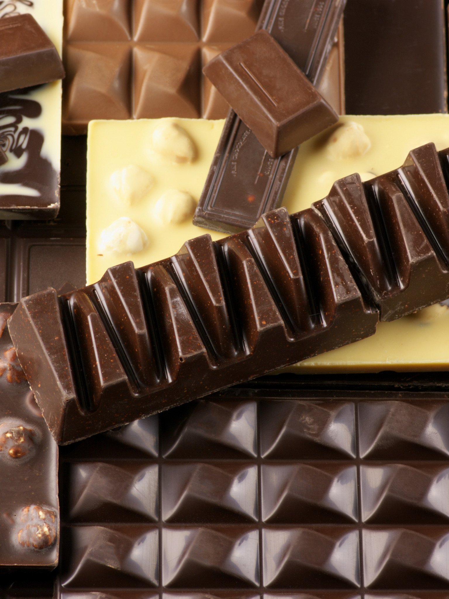 Вкусный шоколад купить. Шоколад бельгийский Bendicks. Плитка шоколада. Огромная плитка шоколада. Огромный шоколад.