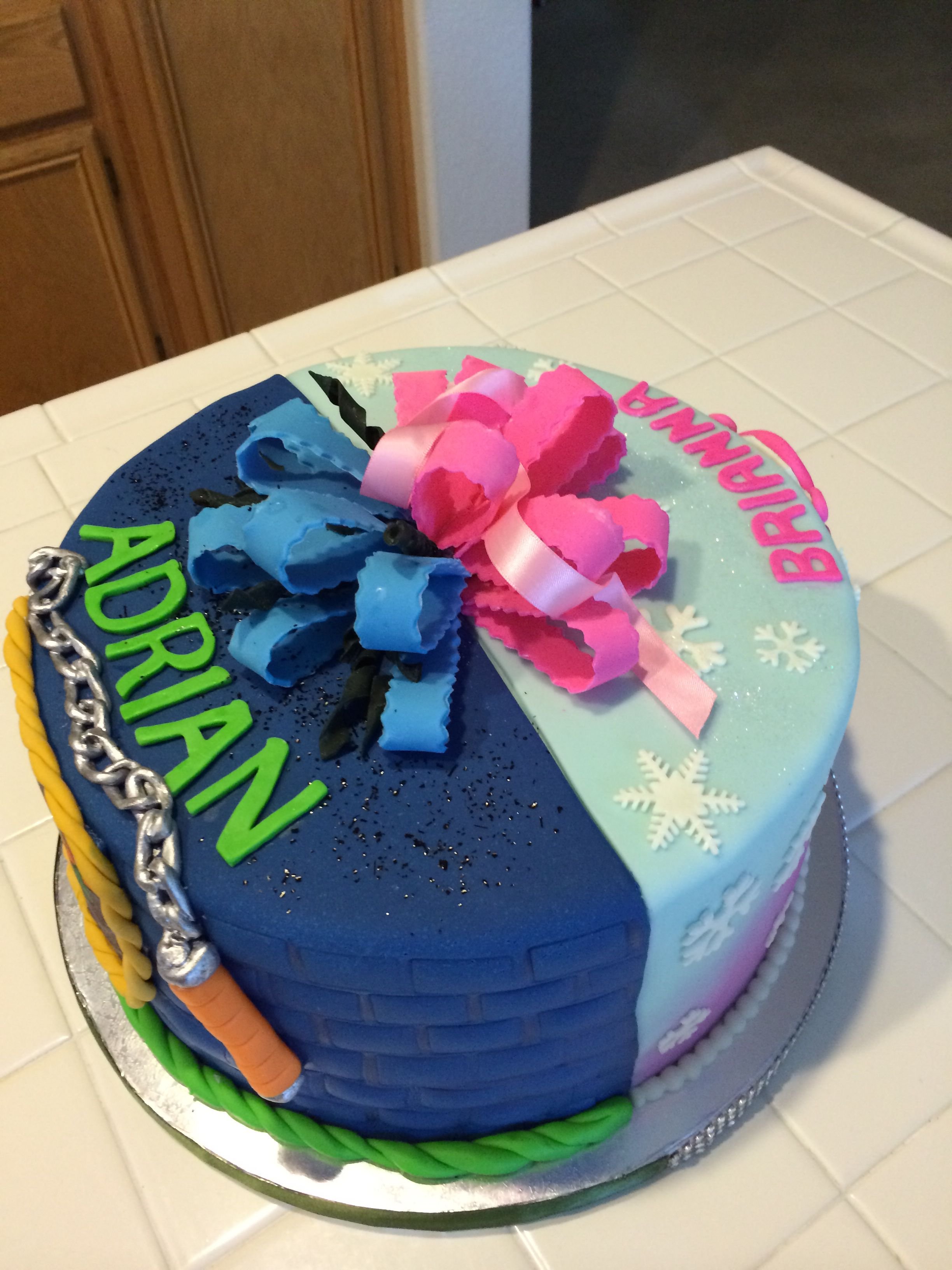 Торт маме и папе. Украшение торта для мальчика и девочки. Тортик мальчик девочка. Двойной торт. Тортик на двойной день рождения.