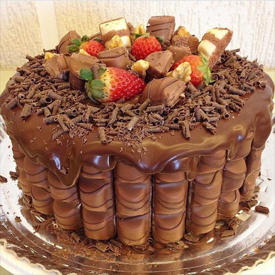 Красиво украшенные торты фото. Украшение торта. Домашние торты. Красивые торты. Красивый шоколадный торт.