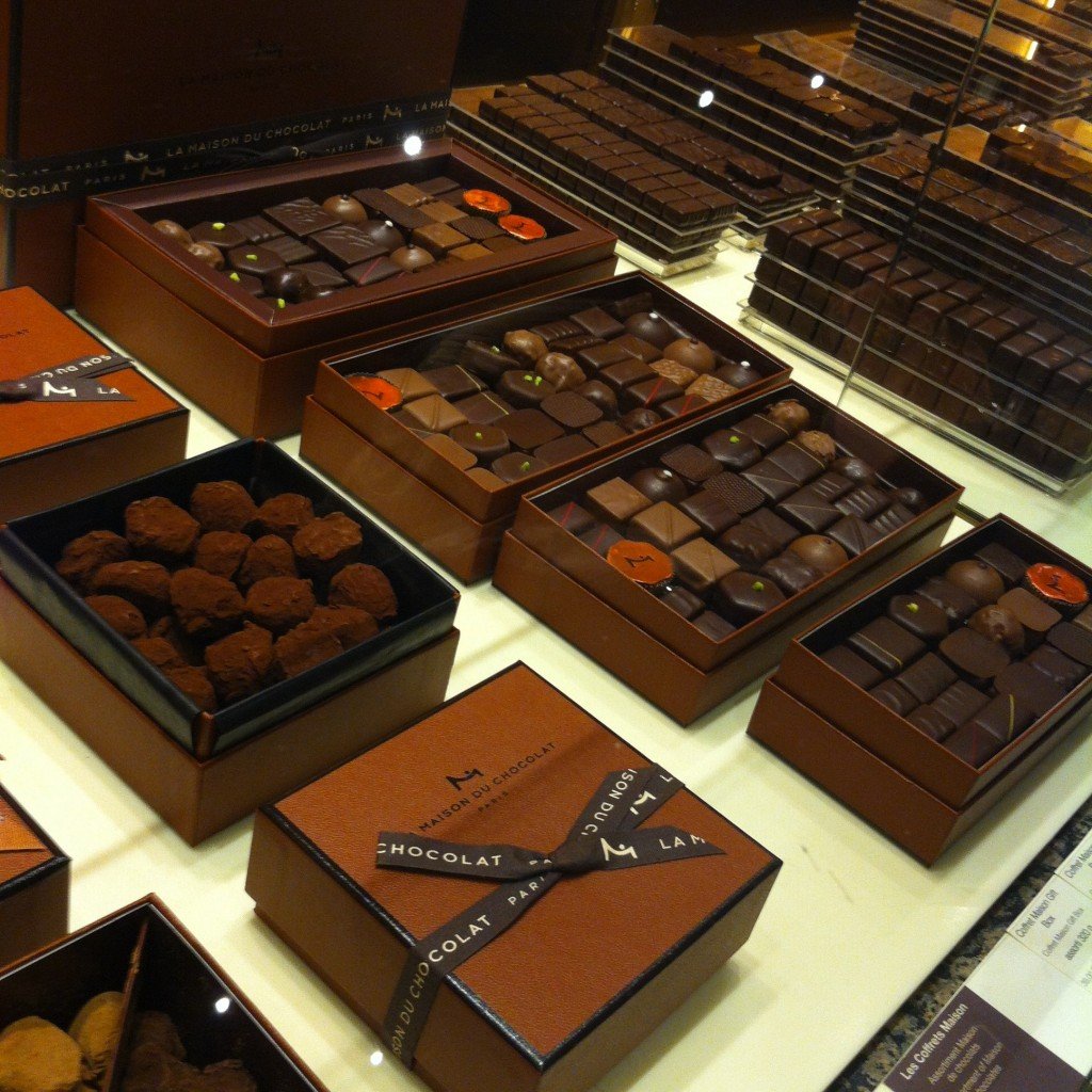 Шоколад интернет магазин. Луис Амадо шоколатье. La Maison du chocolat конфеты. Горький шоколад шоколатье. Бельгийский шоколад.