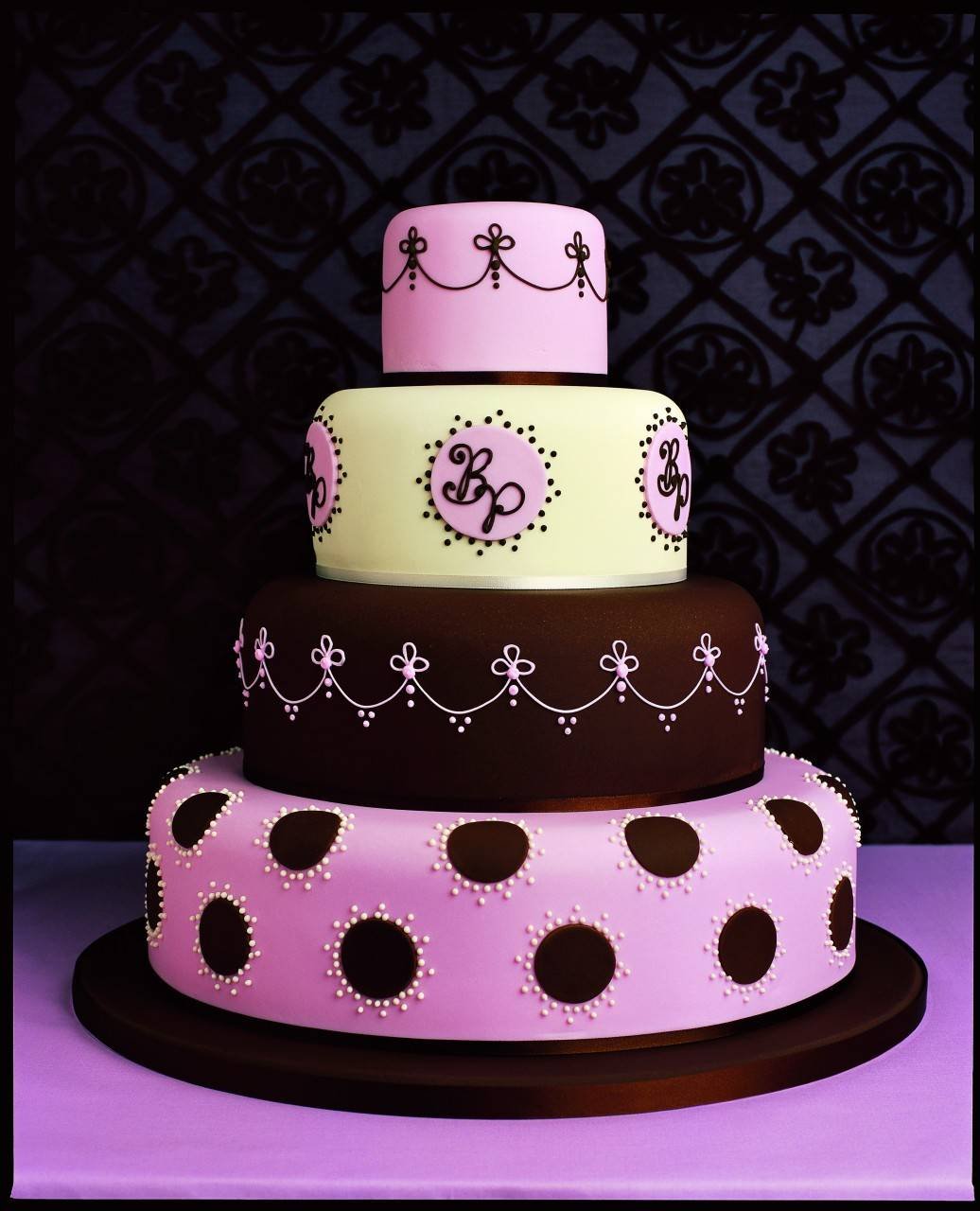 Черно розовый торт. Красивые торты. Красивые торты на день рождения. Красивые трехэтажные торты. Многоярусный торт.