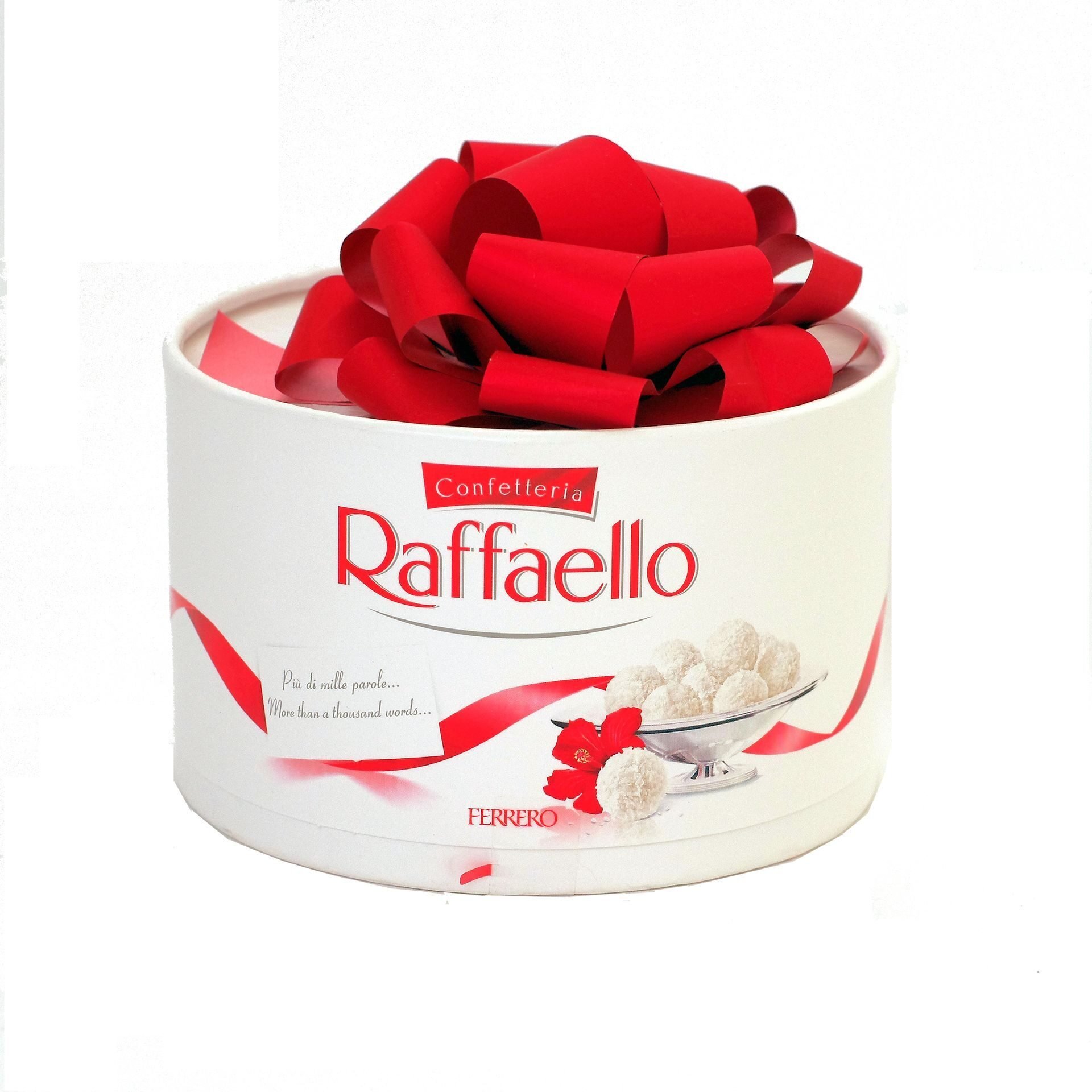Рафаэлло сколько грамм в коробке. Конфеты Raffaello коробка 150гр. Конфеты Раффаэлло т9 90г. Raffaello 150 гр.. Конфеты Raffaello тортик 100гр.