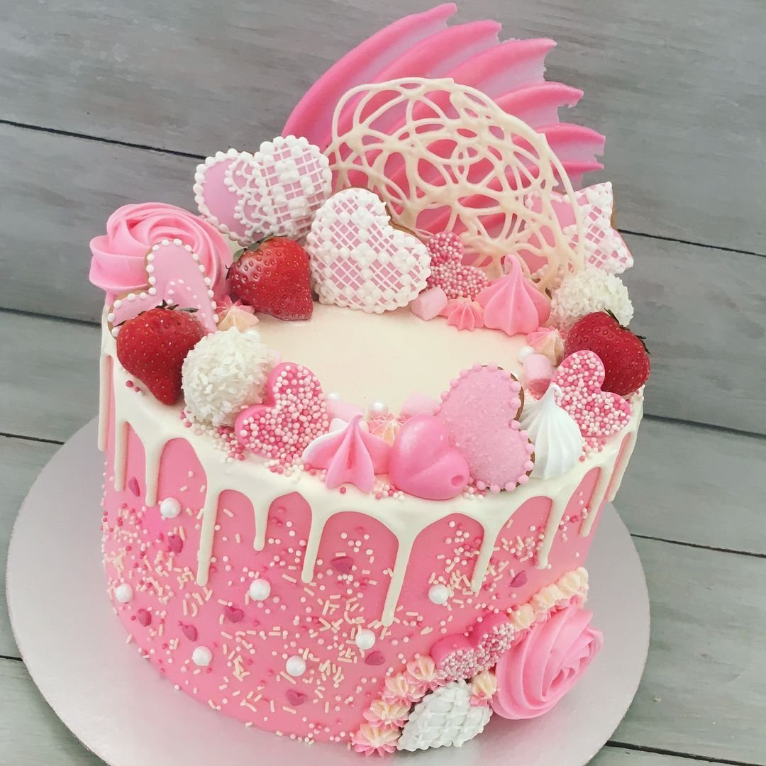 Красивые торты 11 лет. Торт девочка. Торт на день рождения девочке. Украшение торта для девочки. Красивые торты для девочек.