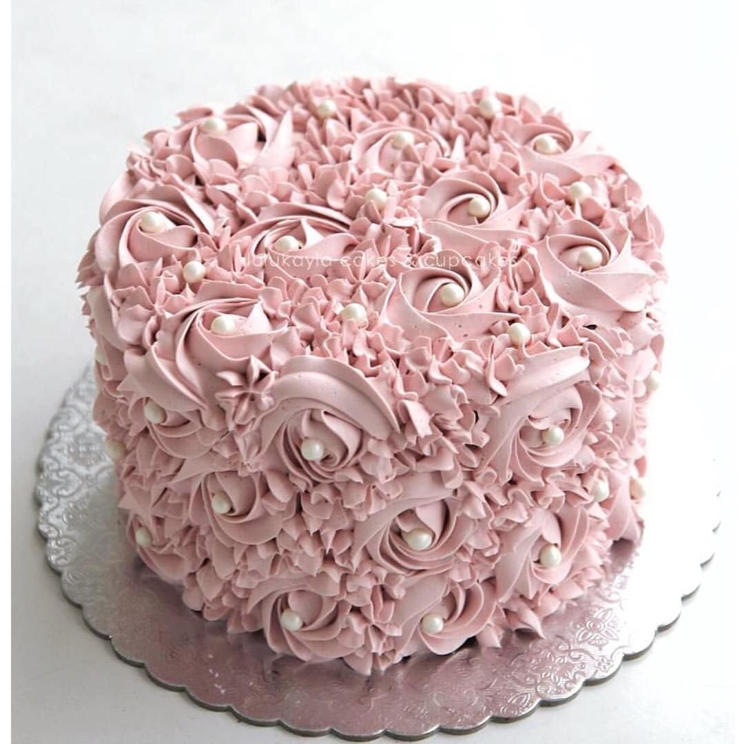 Фото кремовых тортов. Украшение торта. Кремовое украшение торта. Торт кремовый. Красивые торты.