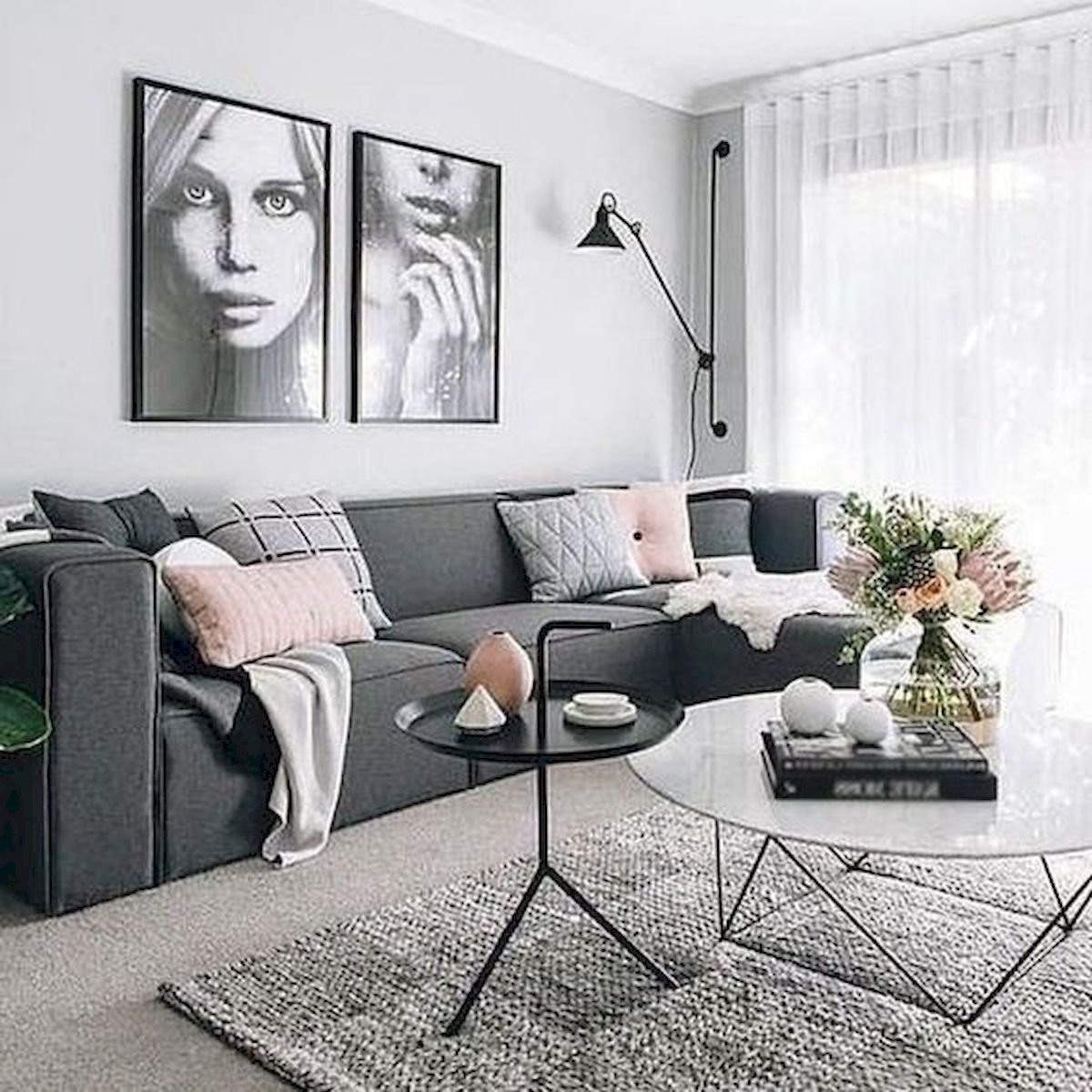 Серый диван в интерьере (64 фото) .