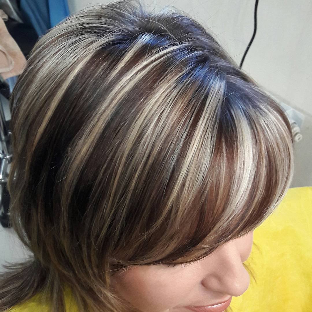 Фото колорирование волос в два цвета средней длины