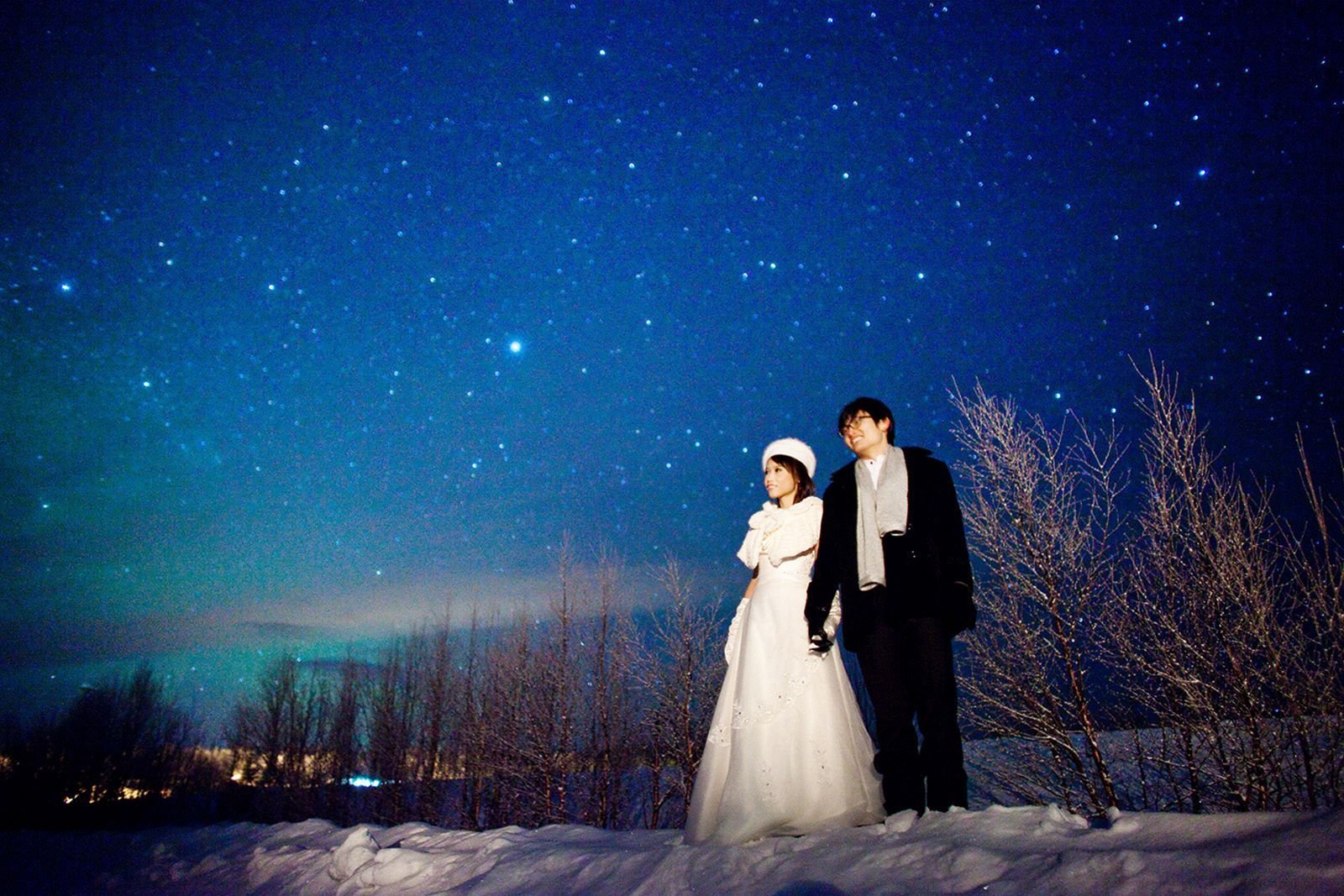Первый день свадьба ночи. Ночная Свадебная фотосессия в Казани. Церемония свадьбы ночью со звездами. Место свадьбы ночью фон. Свадьба локация ночная.