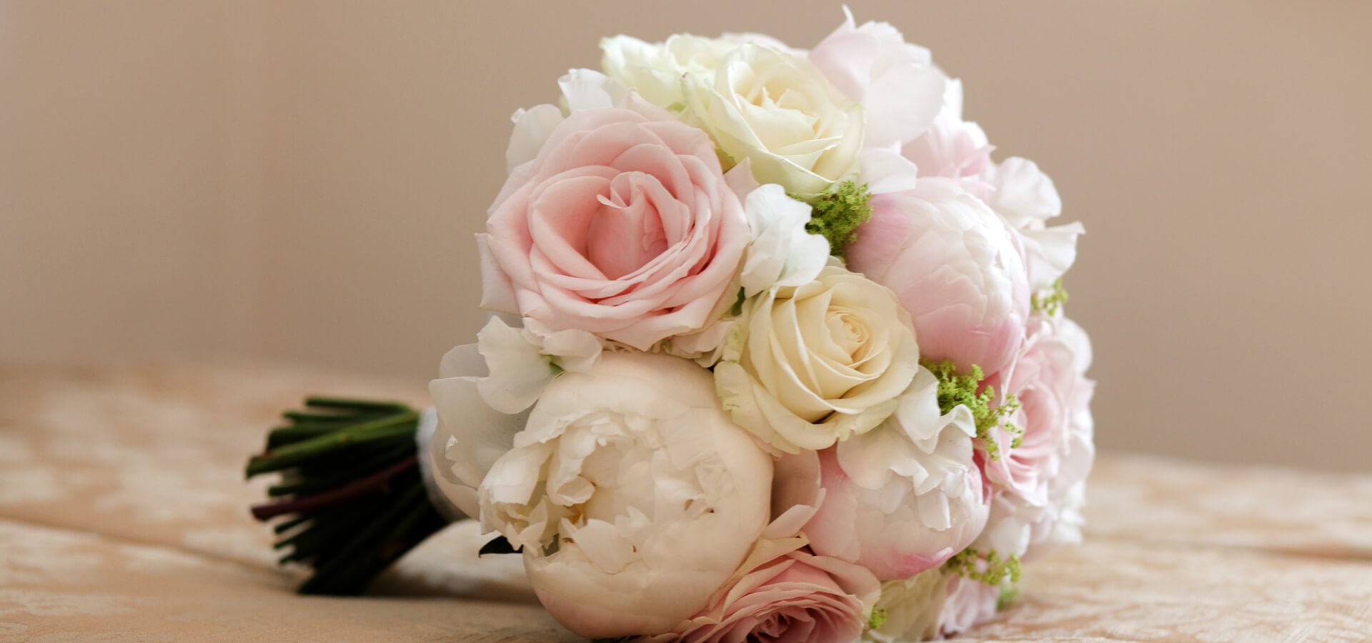 Розовые свадебные букеты (143 фото) .