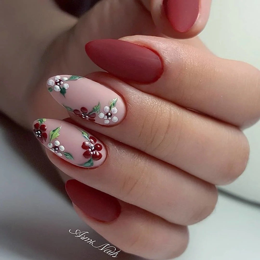 Весенние ногти овальной формы. Маникюр с цветами. Ногти с цветочками. Маникюр с цветочками на ногтях.