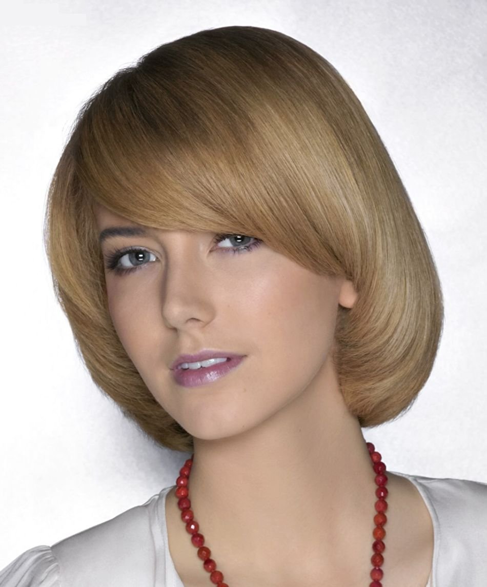 Прическа сессон женская на короткие волосы с челкой фото