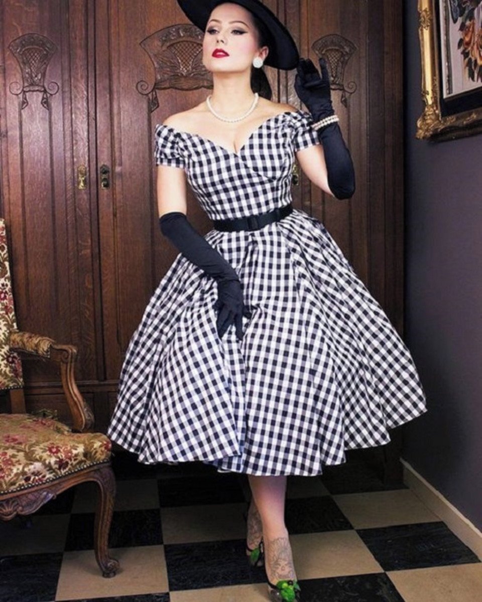 Ретро стиль москва. Женское платье Винтаж 50е. Платья в стиле 50-х Винтаж. Образ в стиле 50-х годов. Летнее платье в стиле 50-х годов.
