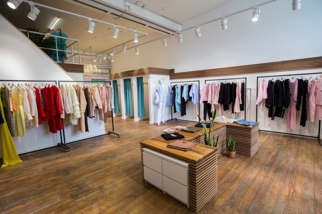 Открытие магазина женской одежды