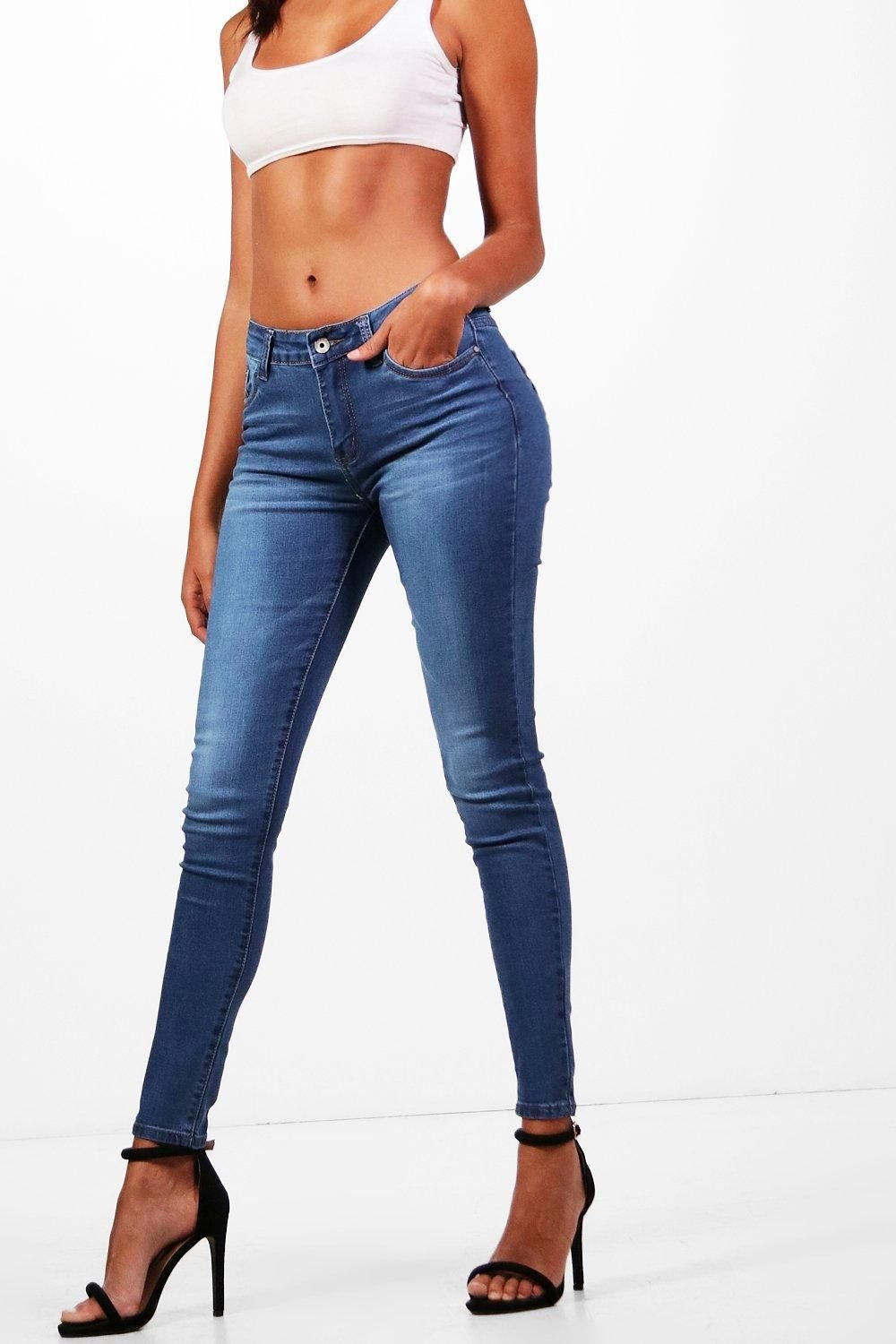 Обтянутые джинсы женские. Палома Силва Jeans. Джинсы в обтяжку женские. Джинсы в облипку. Облегающие джинсы.