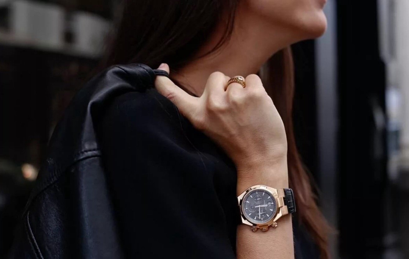 Девушка подарила часы. Часы женские. Красивые женские часы. Часы ручные женские. Красивые часы на руку.
