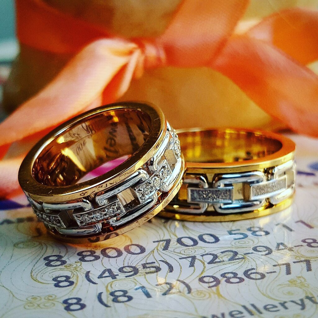 Самоцветы обручальное. Необычные обручальные кольца. Красивые обручальные кольца. Свадебные кольца широкие. Современные обручальные кольца.
