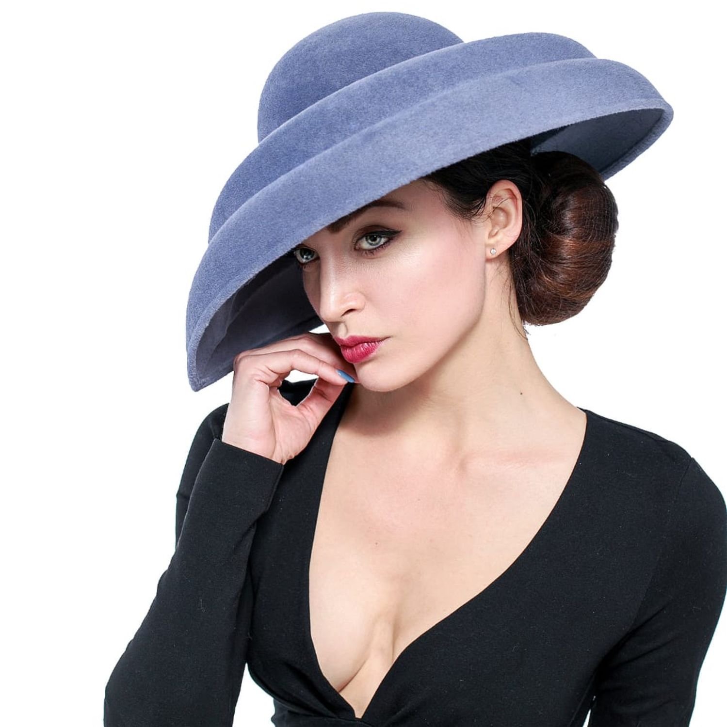 Шляпы продажа. Шляпки женские. Женские шляпs. Шляпа с большими полями женская. Шляпа женская черная классическая.