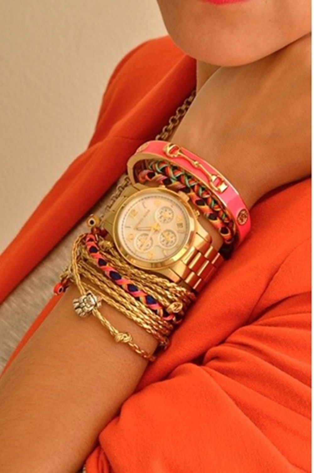 Наручный браслет золотой. Стильные женские часы. Модные женские часы. Часы браслет. Часы на руку женские.