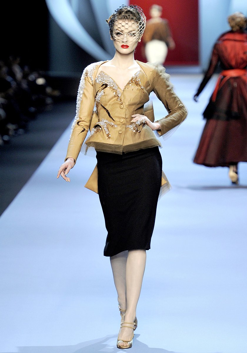 Look collection. Кристиан диор 2011 от Кутюр. Кристиан диор модельер. Кристиан диор коллекции. Модные коллекции Кристиан диор.