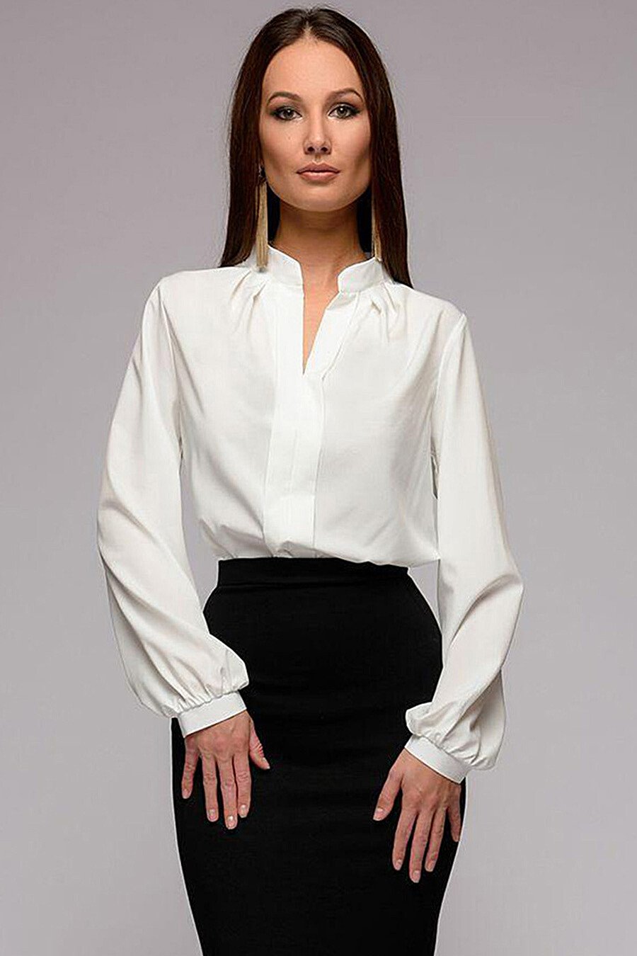 Блузка для офиса. Белая блузка. Классическая блузка женская. Нарядные блузки для женщин. Женщина в блузке.