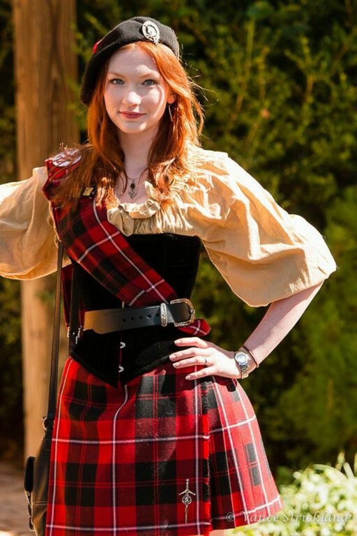 Шотландский костюм женский.