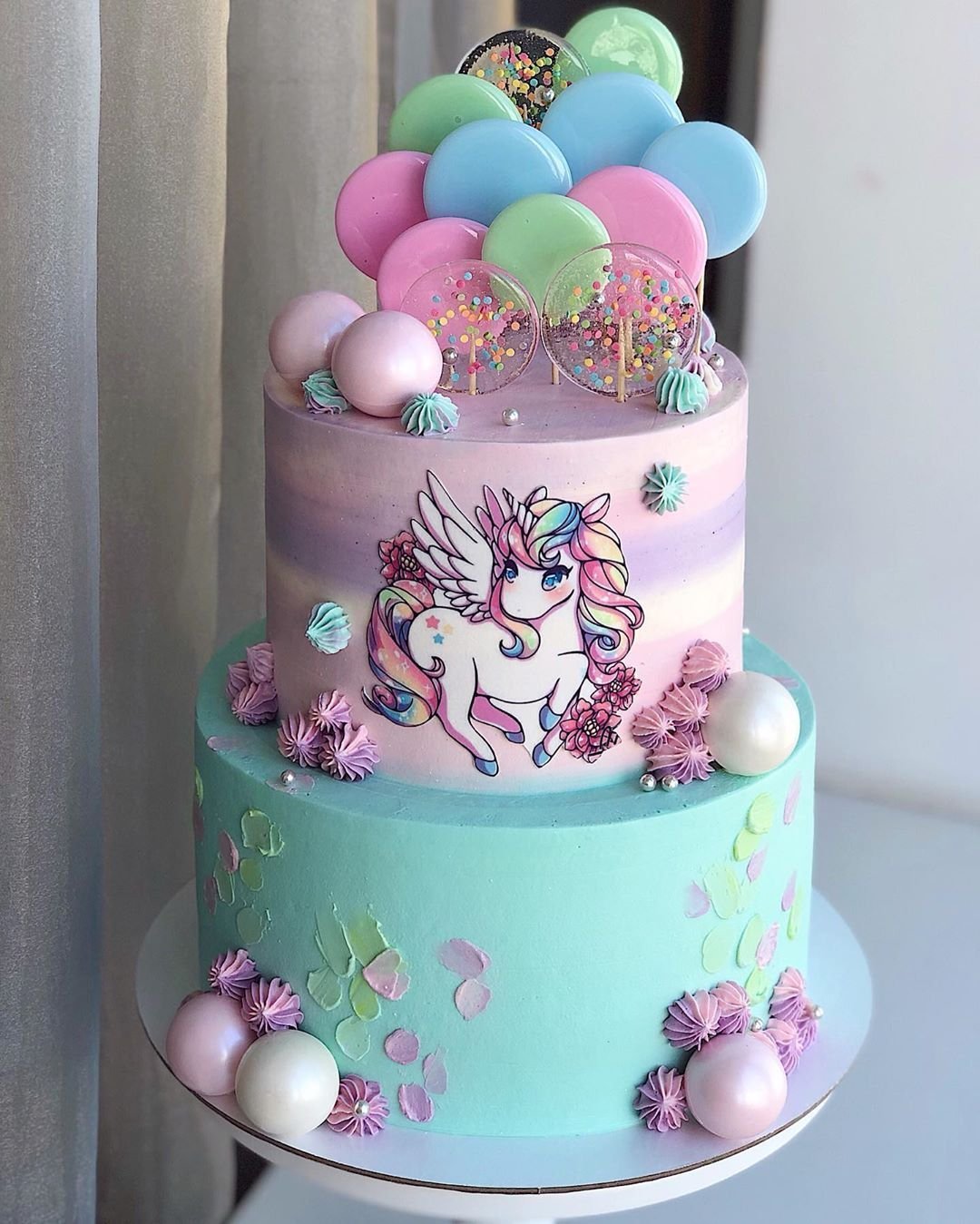 Красивый детский торт
