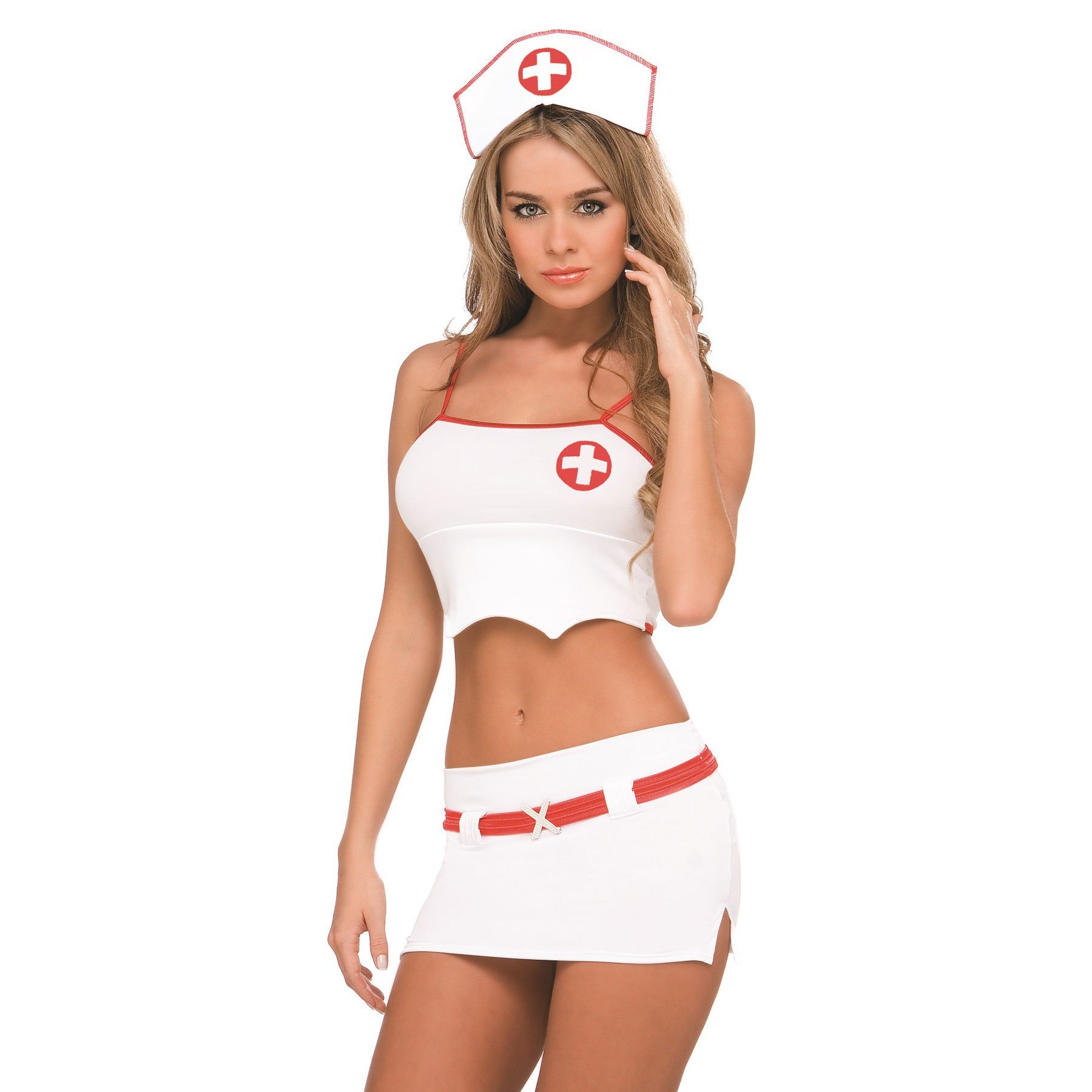 Девушка в костюме медсестры.