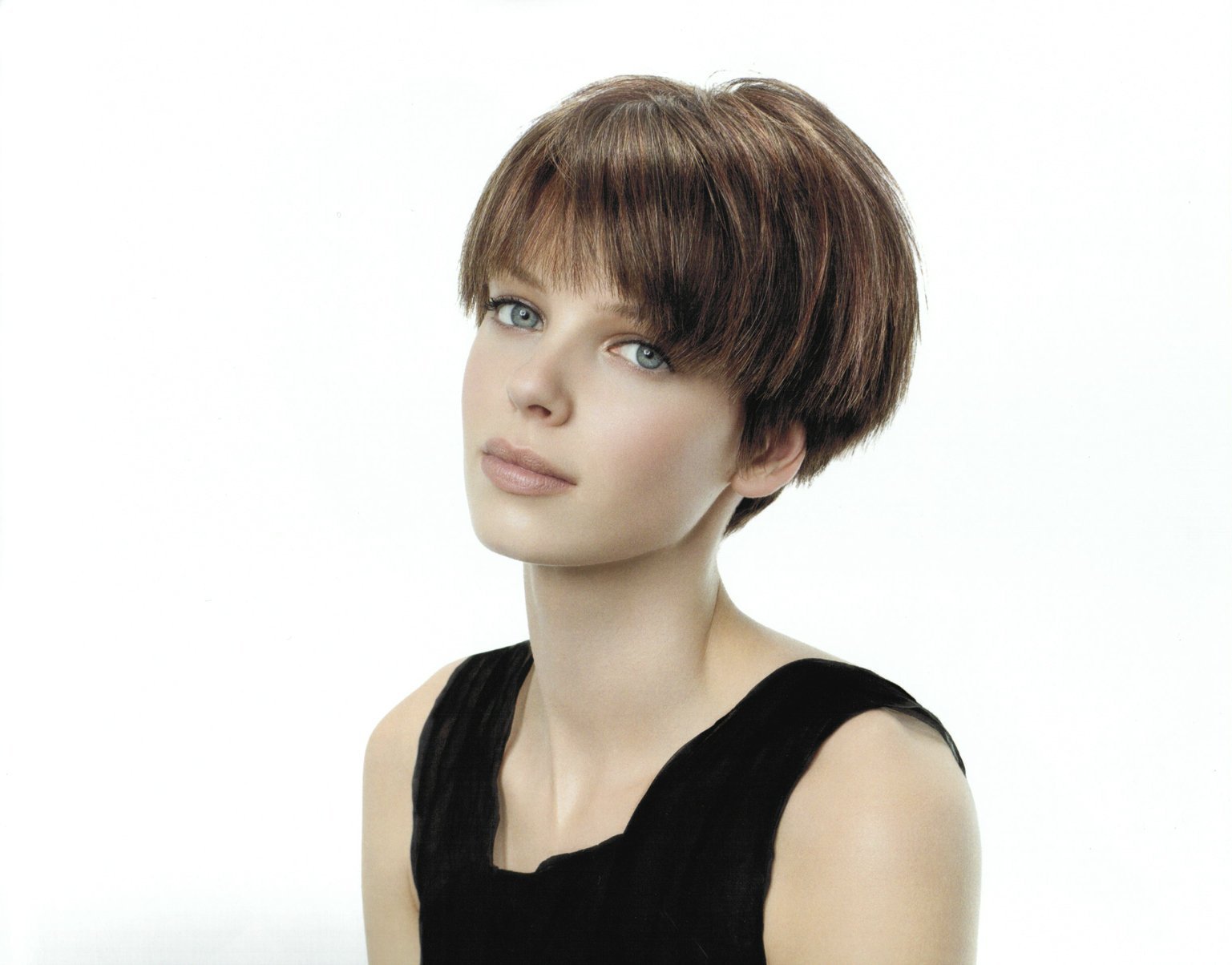 Объемные стрижки на короткие волосы женские (76 фото) - картинки adm-yabl.ru