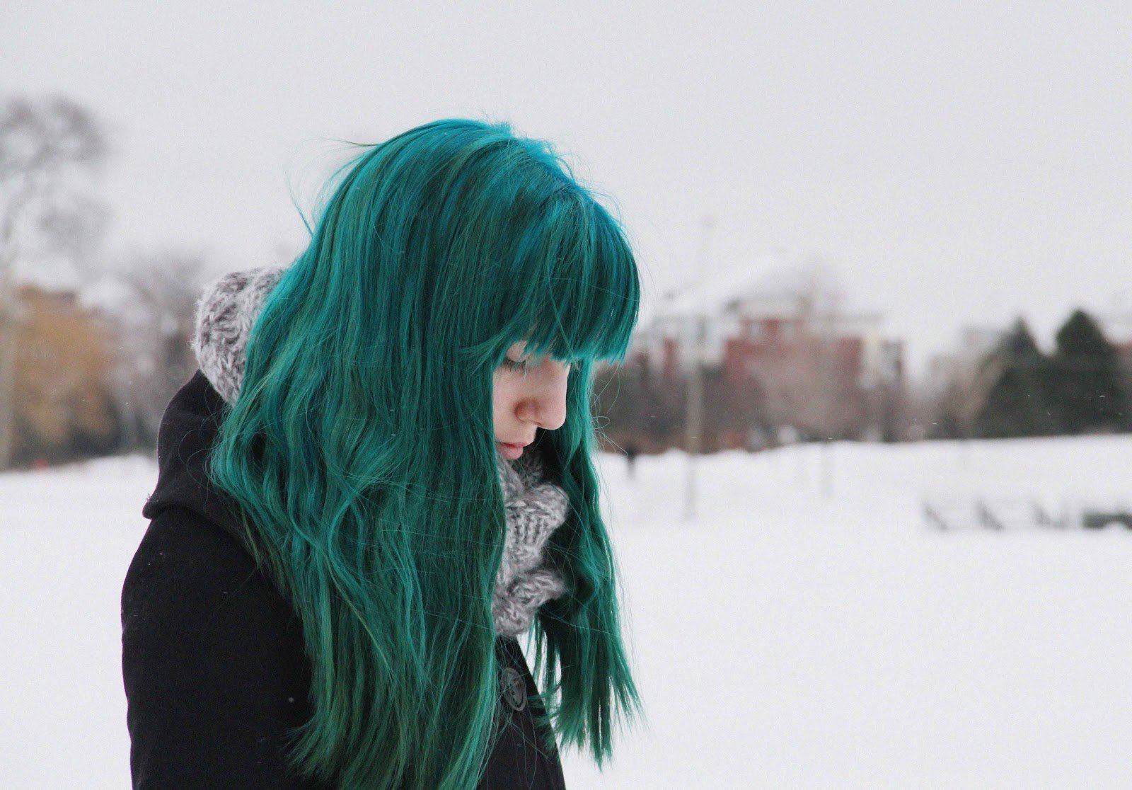 Жируха с зелеными волосами