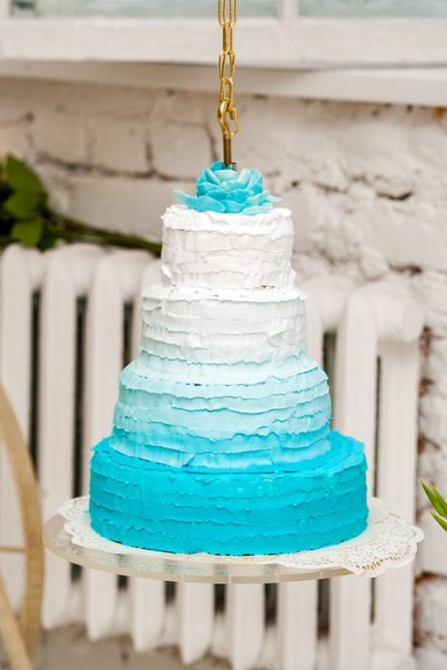 Торт тиффани. Торт Тиффани бисквитный. Свадебный торт Тиффани. Свадебный торт цвет Тиффани.