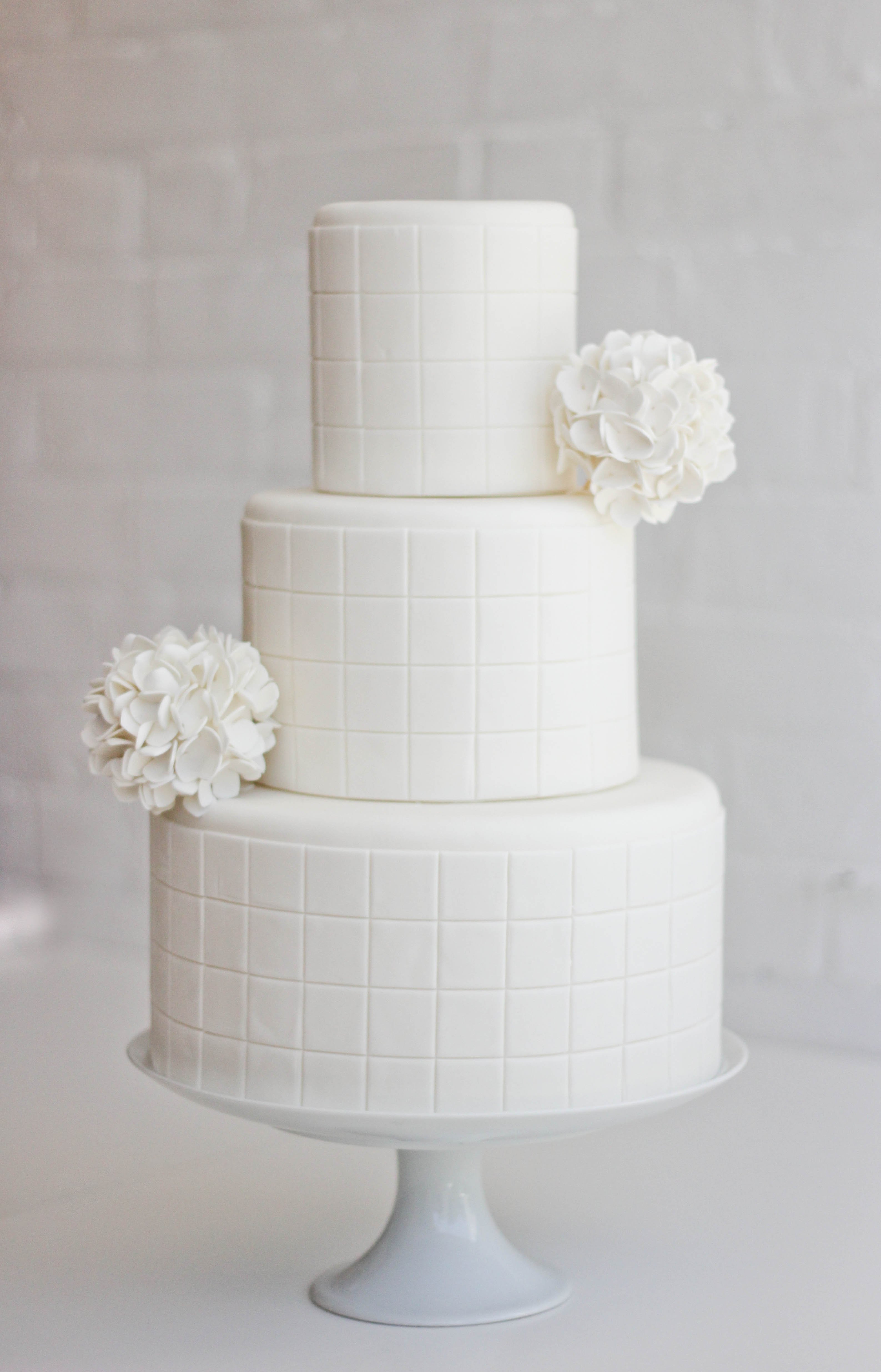 свадебный торт в стиле минимализм