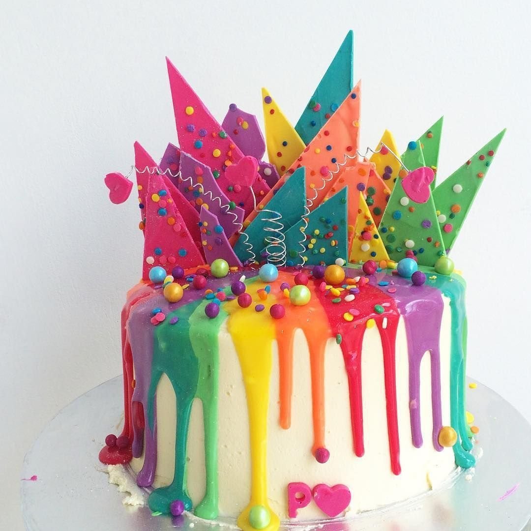 Красивые торты 11 лет. Яркий торт. Красивый яркий торт. Яркий детский торт. Радужные торты.