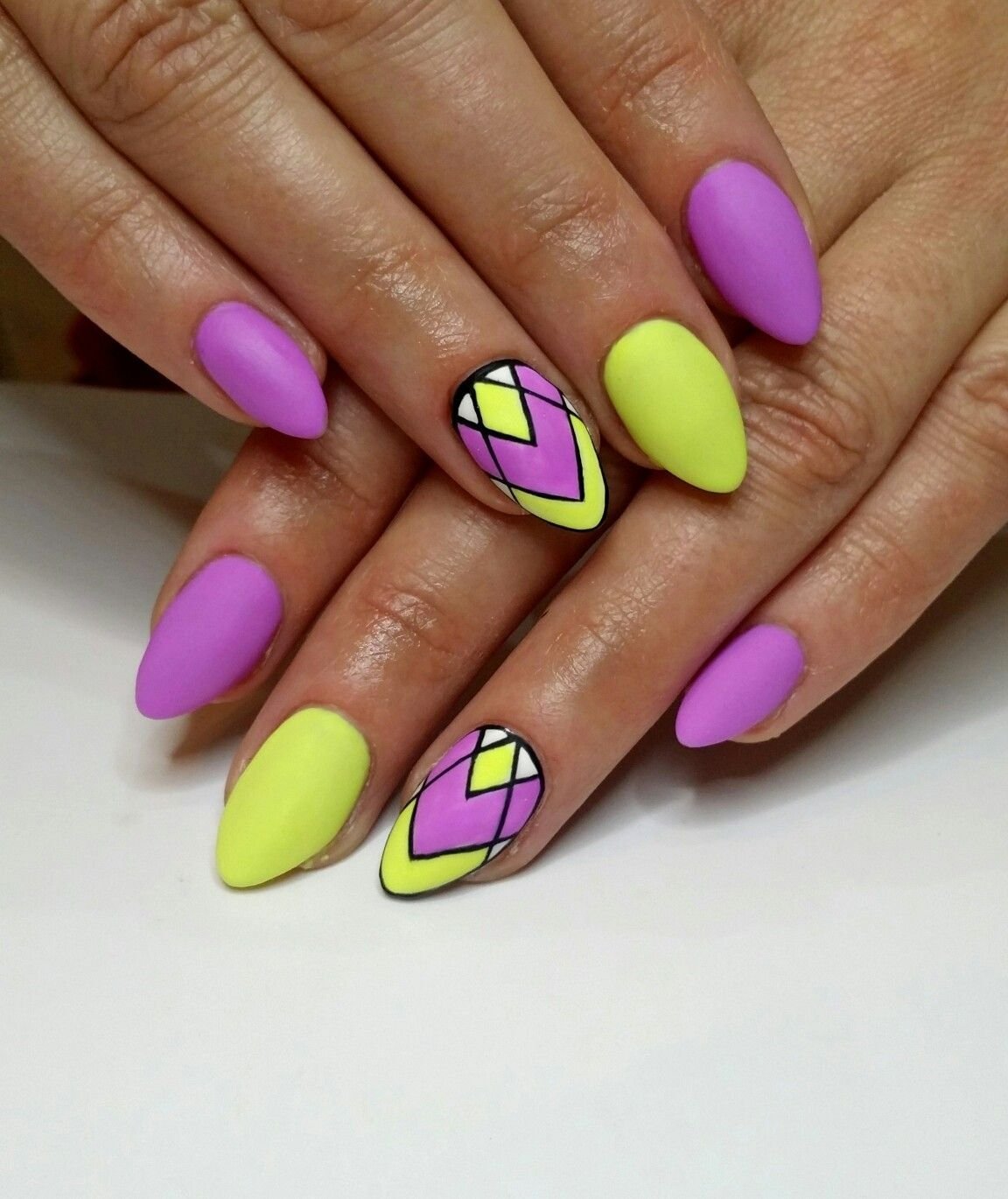 Желто розовый дизайн. Летние ногти. Ногти яркие летние. Яркие цвета ногтей. Яркий маникюр.